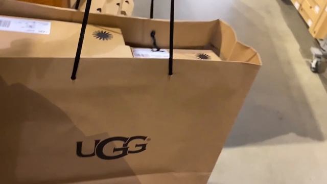 Shop with Us / Cabazon Outlet / Prada / смотреть онлайн