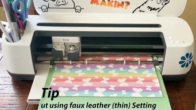 How To Make a Faux Leather Bow Using Your Cricut смотреть онлайн