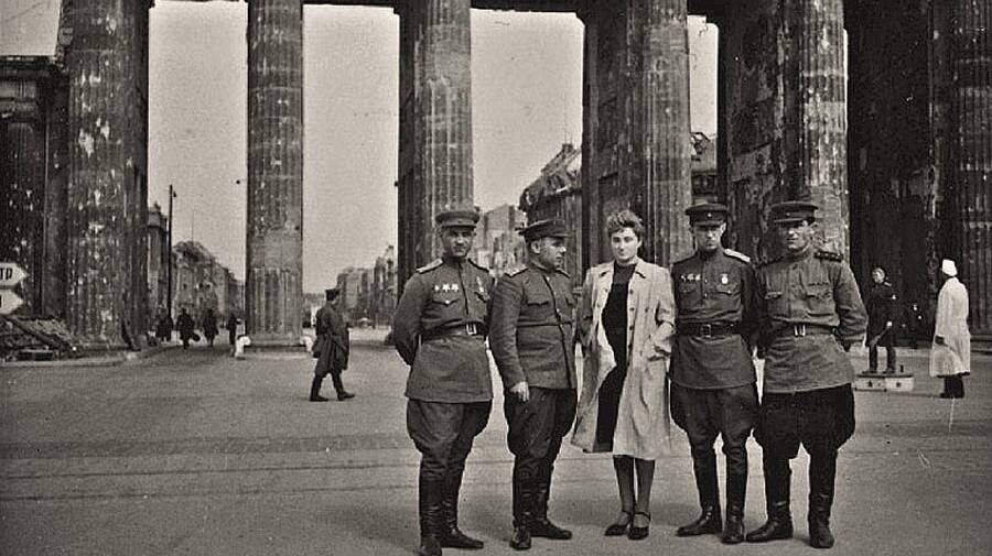 🔴Последние дни Гитлера в бункере. А может он сбежал в Аргентину🔴 смотреть онлайн