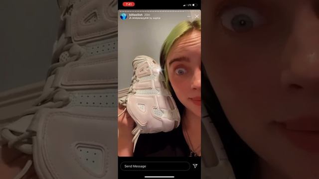 Billie Eilish- pink vs. mint shoes instagram story (HILARIOUS!!!) 10/17/2020 смотреть онлайн