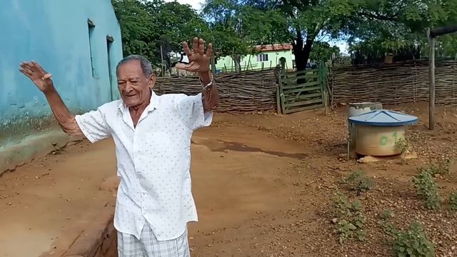 A felicidade de seu Zé + passo a passo da cerca de arame + falamos da bomba. смотреть онлайн