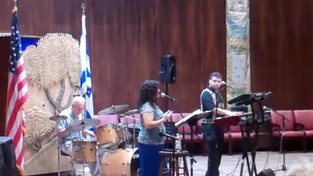 Modeh Ani by Bradley Nelson and Jill Goldman (English clip) - The Kadima Band смотреть онлайн