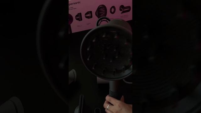 Фен Dyson Supersonic HD08 (Фуксия) с 5 насадками смотреть онлайн
