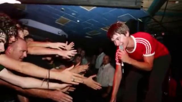 Arctic Monkeys - Cigarette Smoke смотреть онлайн