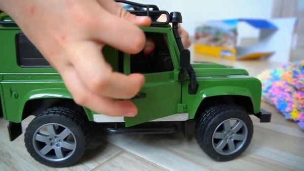 Марк распаковывает новые машинки - Volkswagen Mazda Citroen Peugeot Audi Toyota