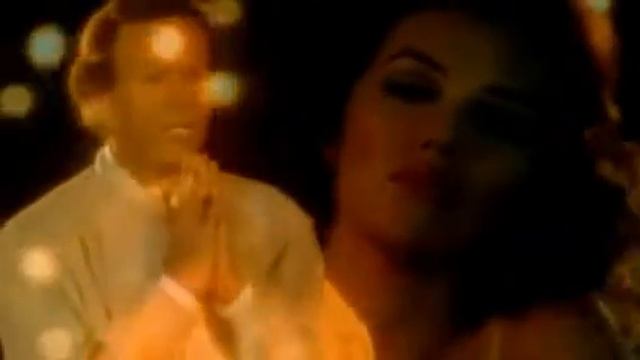 Julio Iglesias - Baila Morena (Official Video)