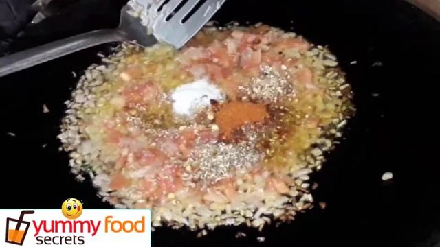 Takka Tak Tawa Anda Dhaba Style - Pakistan Street Food Style Tawa Anda by Health and Food secrets смотреть онлайн