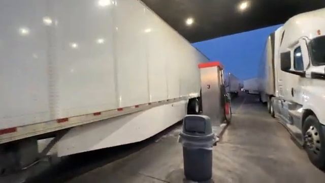 На трак стапе в Аризоне нет интернета. По этому нельзя заправиться. Евгений Таранов человек легенда смотреть онлайн