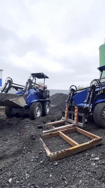 Отсыпка асфальтовой крошки, погрузчик АТ-350! #погрузчик #минипогрузчик #укладка смотреть онлайн