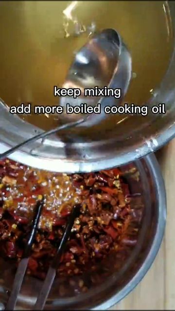 Homemade chili pepper oil #shorts смотреть онлайн