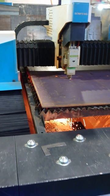 Будни производства мини-погрузчиков АТ-350М и IPixeL...) #погрузчик #минипогрузчик #пермь #завод смотреть онлайн