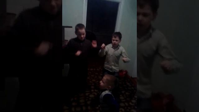 Мама !Я танцую ? смотреть онлайн