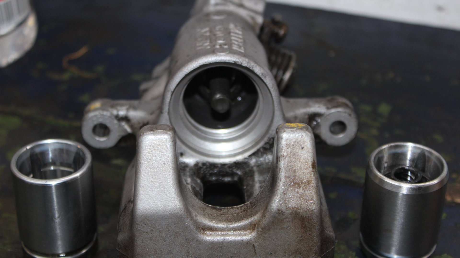 Как работает тормозная система Nissin (Япония) на автомобиле Хонда Аккорд 7 поколение.