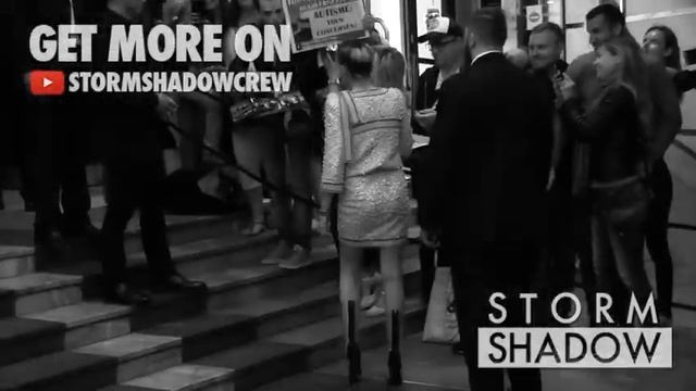 Black and White - Kristen Stewart at Chanel Diner in Cannes смотреть онлайн