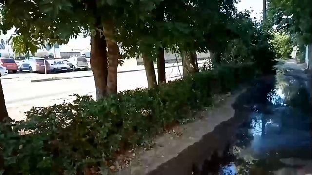 Город плавает в дерьме. Вонь, камни, роскошь, нищета. Разврат. смотреть онлайн