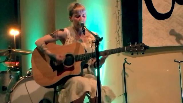 'Love & Brain Chemicals' Elissa Janelle Velveteen @ Coffee Works After Hours смотреть онлайн