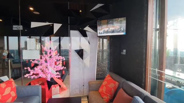 rooftop hotel melia makassar view keren makassar смотреть онлайн