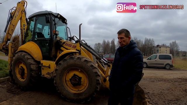 Алексей,8-летний владелец экскаватора погрузчика New Holland
