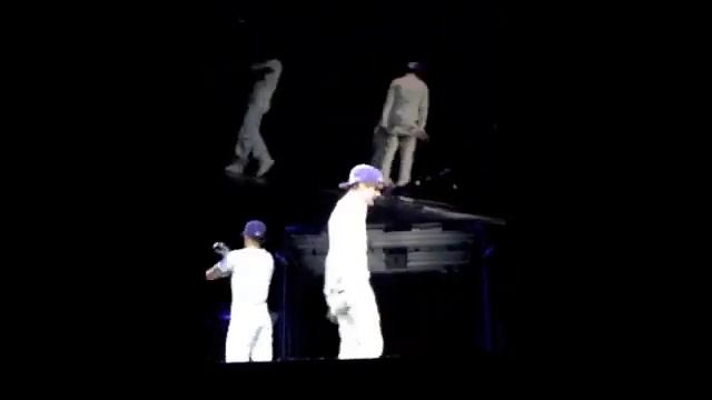 Runaway Love- Justin Bieber LIVE- смотреть онлайн