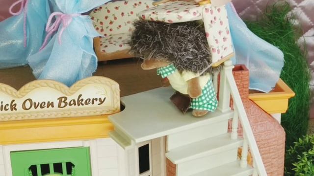 Сильваниан фэмилис 3 серия. Сюрприз для Ежихи Sylvanian families смотреть онлайн