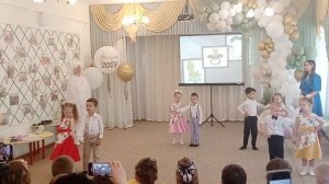 Танец малышей "Муси-пуси" детский сад Колосок Безенчук