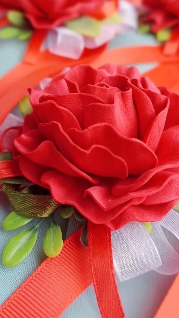 Бутоньерки на руку из цветов ручной работы. смотреть онлайн