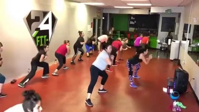 FIT DANCE WITH LILY смотреть онлайн