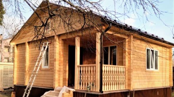 Душа на прохладу, а плоть в баню! Построена баня 7х7 с углом "в чашу" из профилированного бруса смотреть онлайн