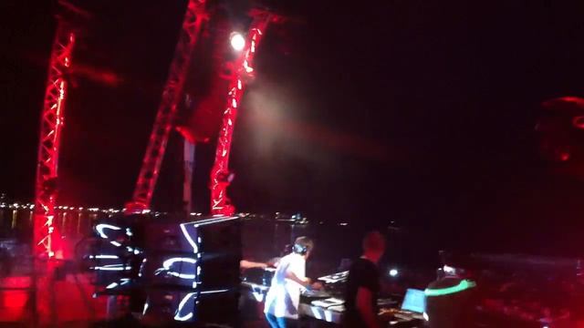 Laurent Garnier Live LBS "on stage "@ Plages Electroniques Cannes 18-08-2011 смотреть онлайн
