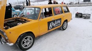 я в своей бывшей машине на гонках и Дорохов Денис тоже приехал на ваз 2102