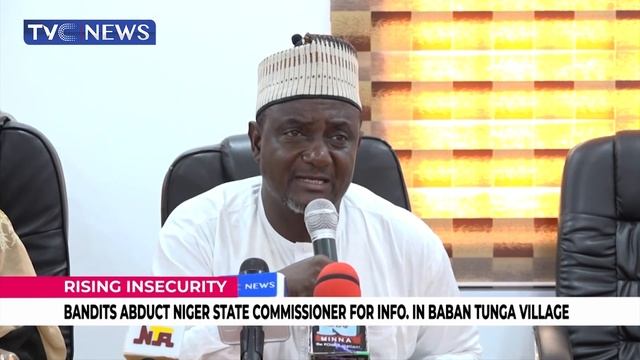 [VIDEO] Bandits abduct Niger State Commissioner for Information in Baban Tunga Village смотреть онлайн