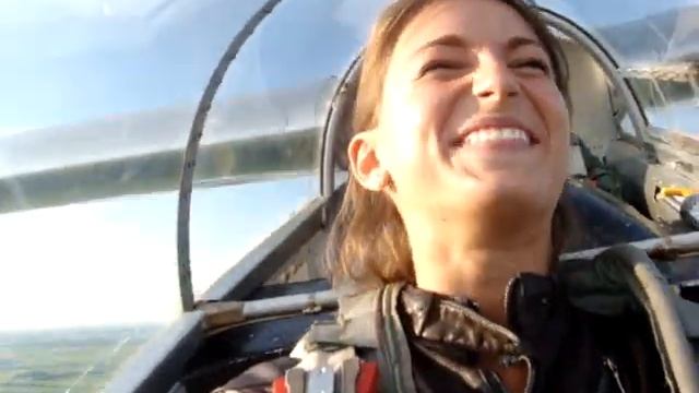 Полет на планере смотреть онлайн