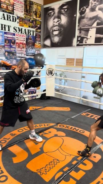 Turtle Mitts by HIT N MOVE #boxing #mittwork #boxingtraining #boxinggear смотреть онлайн