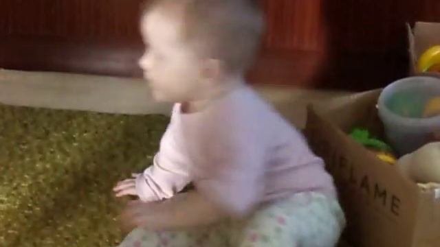 маленькая маша играет с поросенком masha and pig смотреть онлайн
