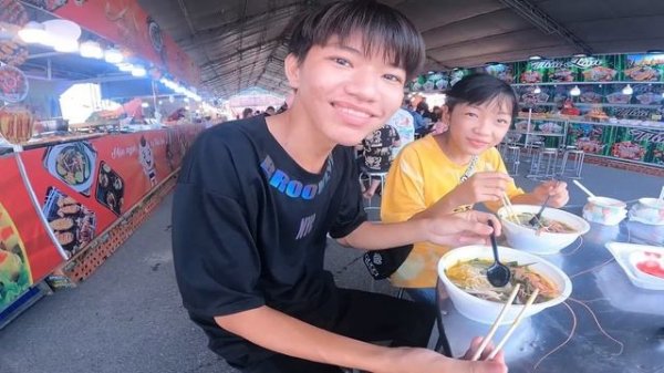 Anh Ba Phải | Thử Thách Review Lễ Hội Ẩm Thực Thái Lan - Việt Nam Siêu Hấp Dẫn | Review Challenge