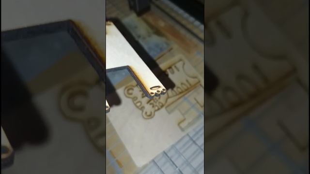 Лазерный гравёр, первый положительный результат по резке.