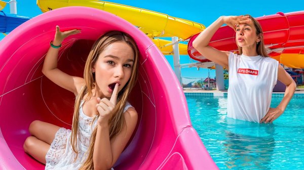 ПРЯТКИ В АКВАПАРКЕ ОТ МАМЫ // EVA mash