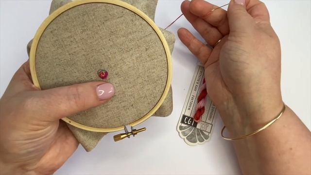SoS Ep 21 - Bullion Knot / Grub Rose Stitch Tutorial смотреть онлайн