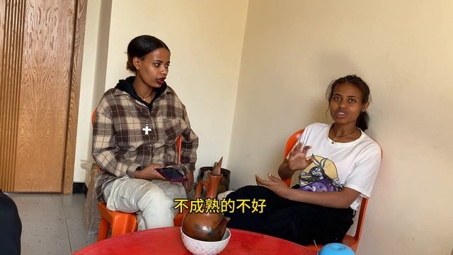 非洲美女看上了中国男人，却惨遭对方拒绝！美女心情很低落【四川黑娃】 смотреть онлайн