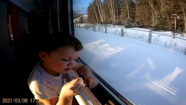 Едем с Мишей в Рускеальском экспрессе из Москвы в Карелию смотреть онлайн