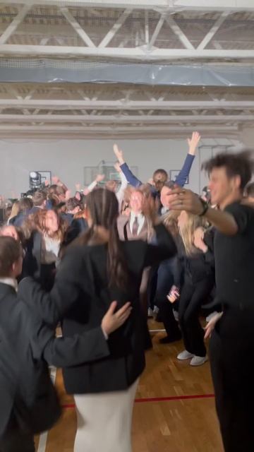 Видео на песню «Я ОСТАНУСЬ С ТОБОЙ» собрало первый миллион просмотров смотреть онлайн