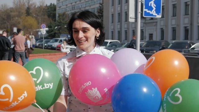 Как прошло открытие Мобильного ресторана Mak.by смотреть онлайн