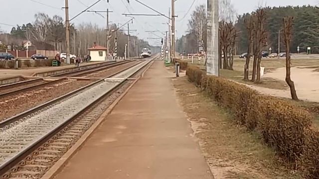 Электропоезд ЭПР-003 на о.п "Березина" | Электрацягнік ЭПР-003 на о.п "Бярэзіна" смотреть онлайн