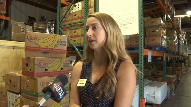 Santa Barbara County Food Bank hosts food drive смотреть онлайн