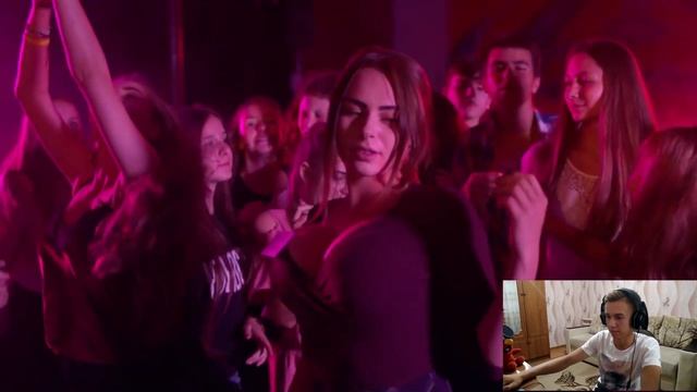 Время и Стекло - Е,Бой (ПАРОДИЯ) | ЧОТКИЙ ПАЦА смотреть онлайн