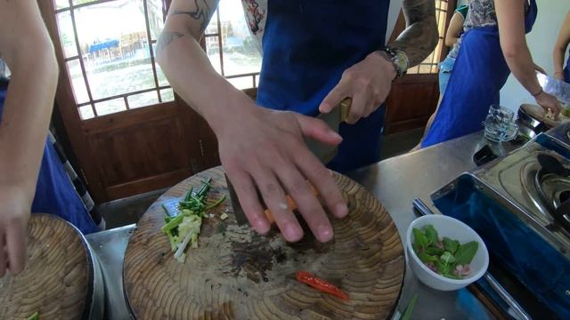 Food Fridays - Yangshuo Cooking Class смотреть онлайн