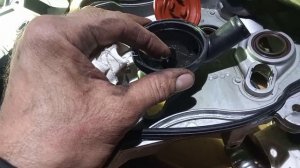 Что творит клапан вентиляции картерных газов.