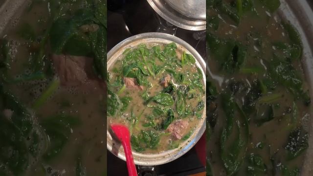 Monggo may dahon ng ampalaya| Spinach| pork neck bones #ytshorts #filipinofood #monggo смотреть онлайн