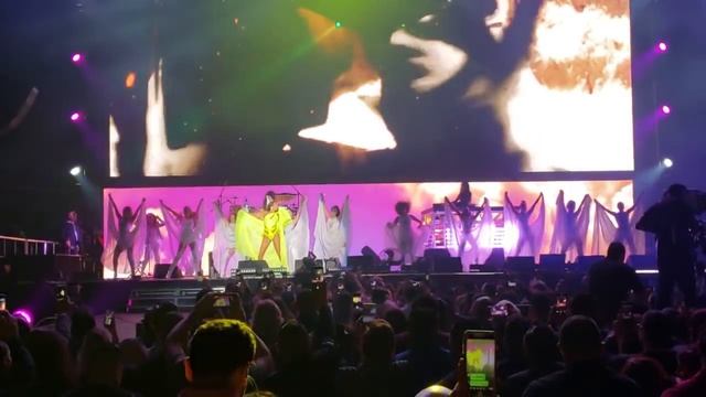 Thalia - Lento/Amor A La Mexicana/Piel Morena/A Quien Le Importa/Arrasando(The Forum Las Que Mandan смотреть онлайн