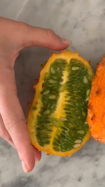 Cucumis metuliferus Exotic fruit #shorts смотреть онлайн
